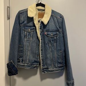 Levi’s jean jacket with Sherpa size L lightly worn